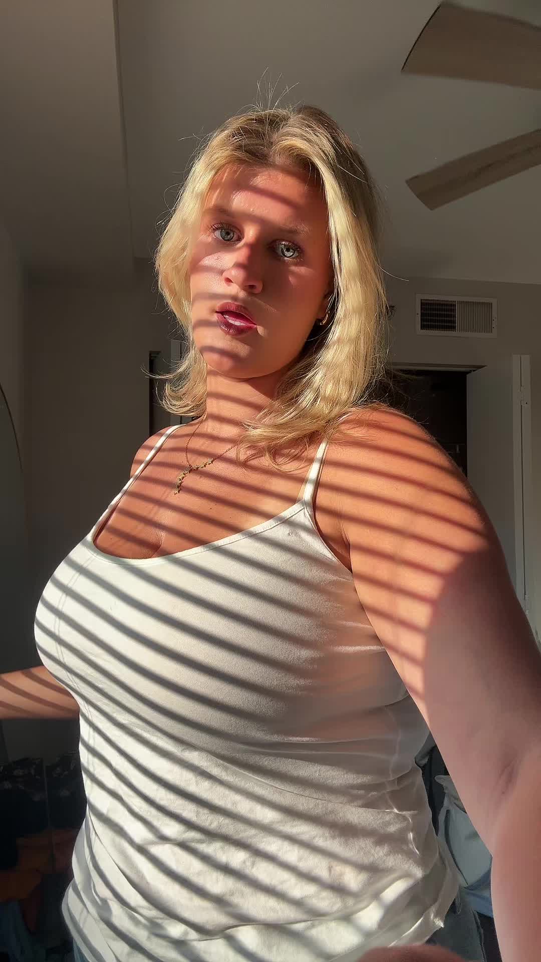 @￼