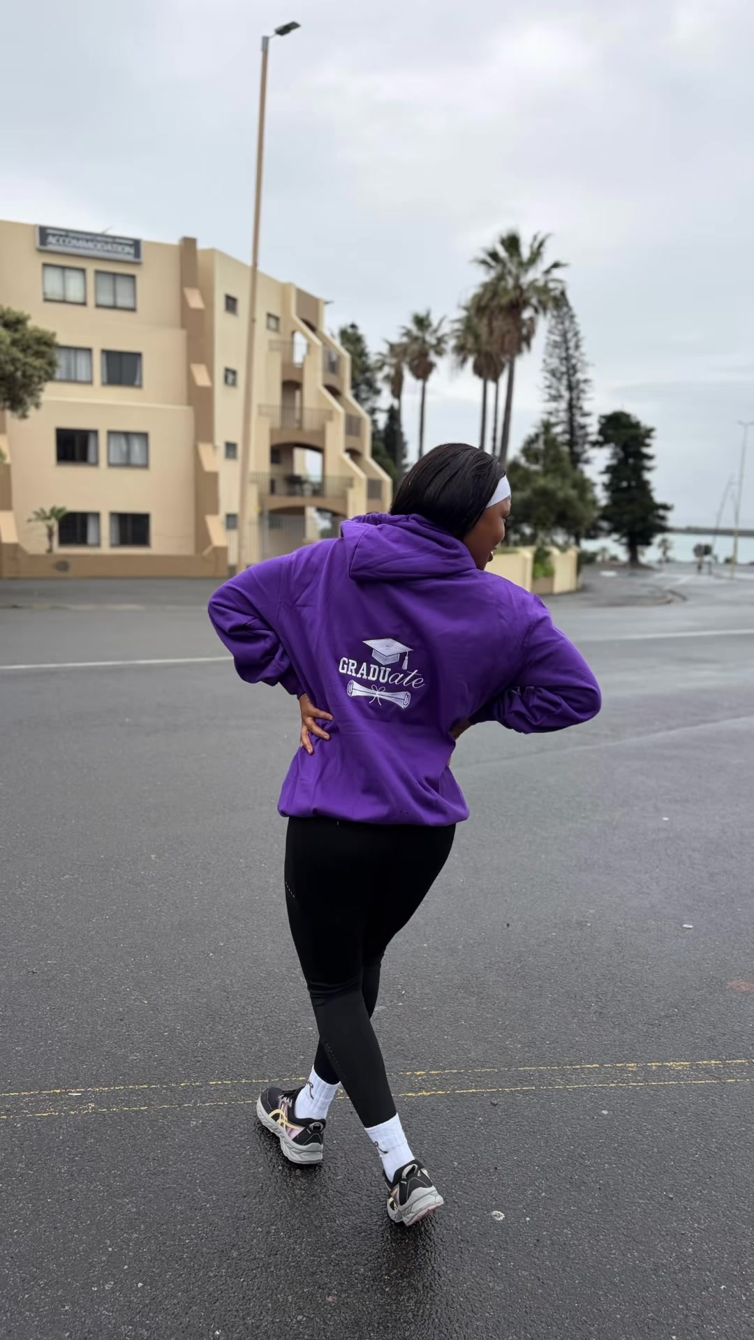 @busiesholo