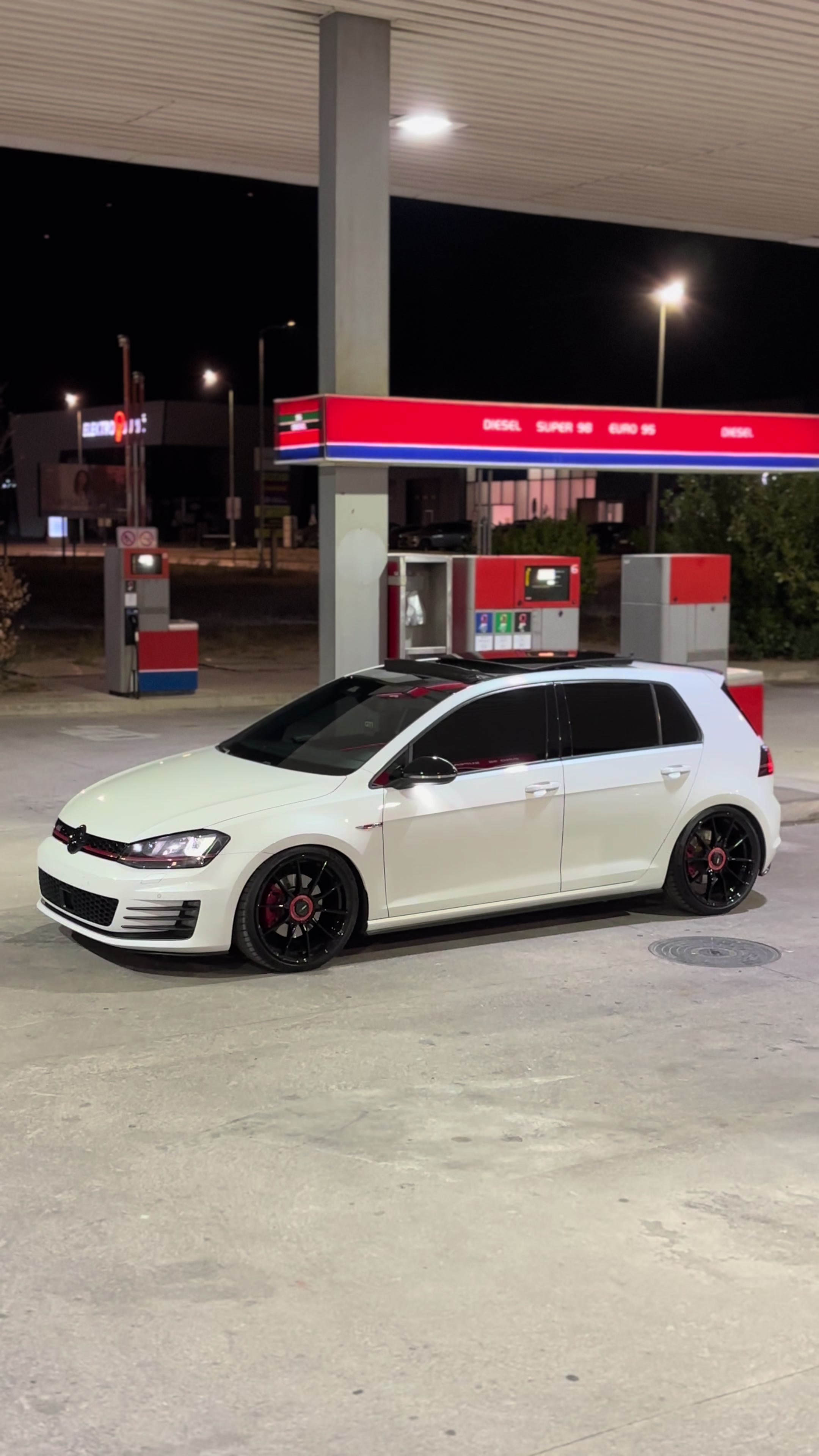 @WHITEGTI
