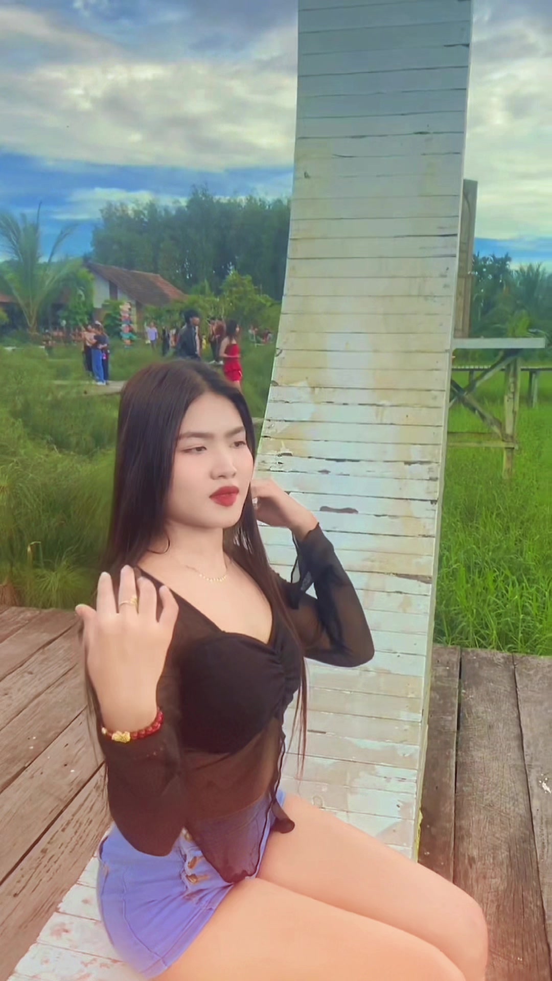@mayhmuekhinkhin
