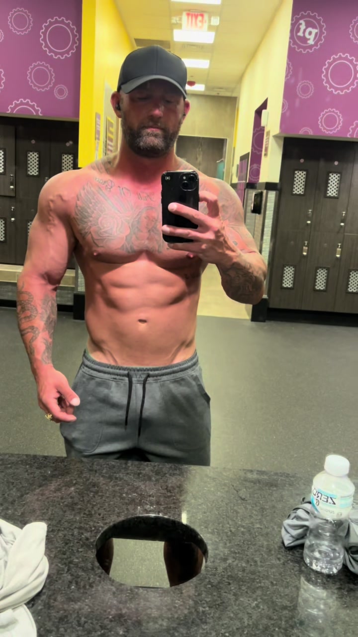 @richieswollerton