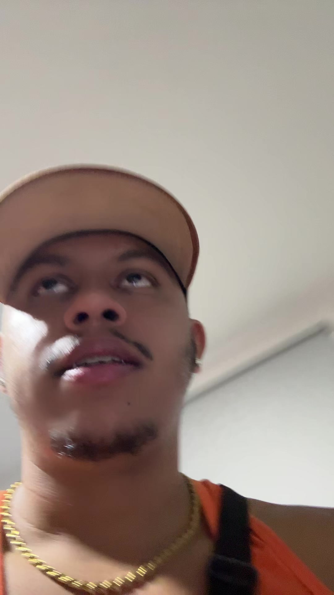@ROBERTINO&bull;👻