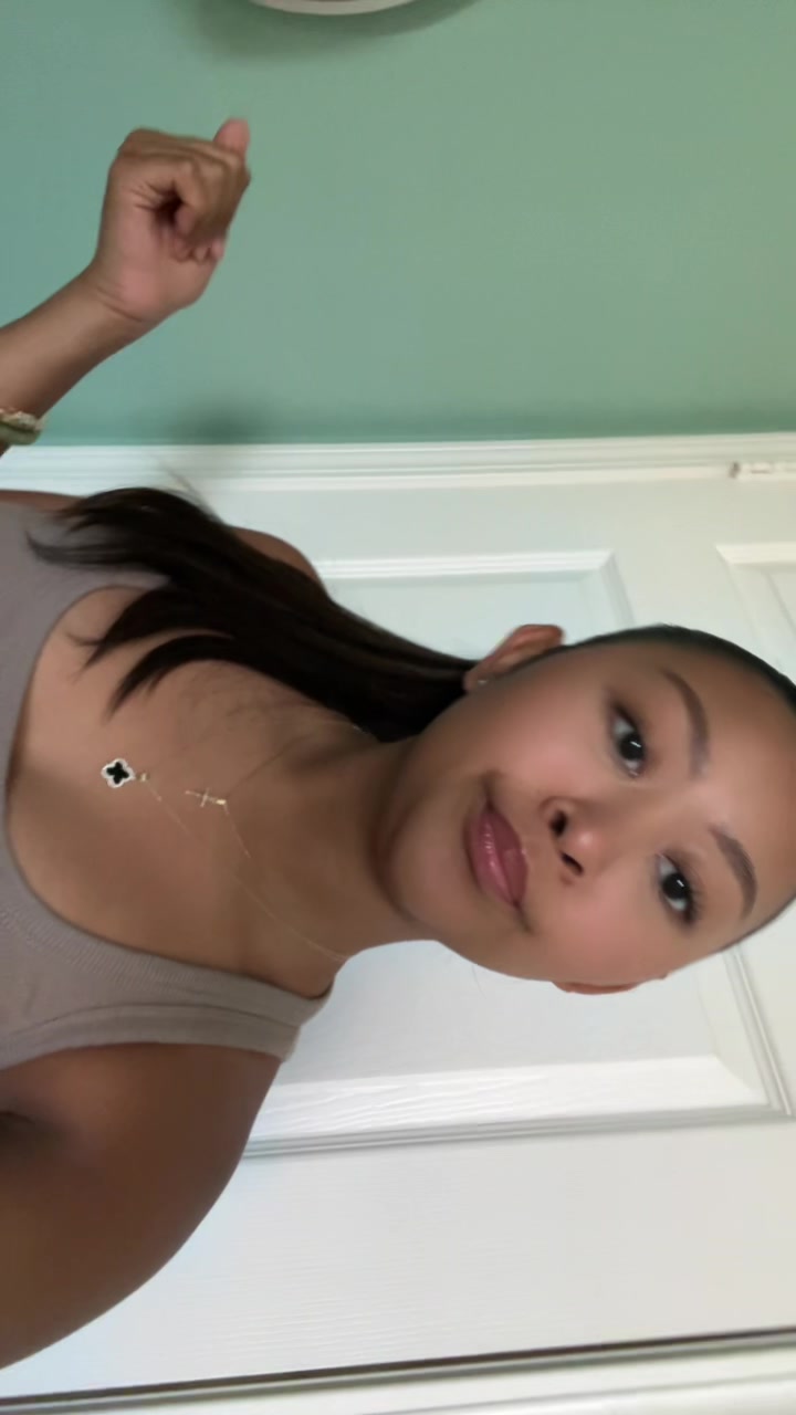 @avalalala_