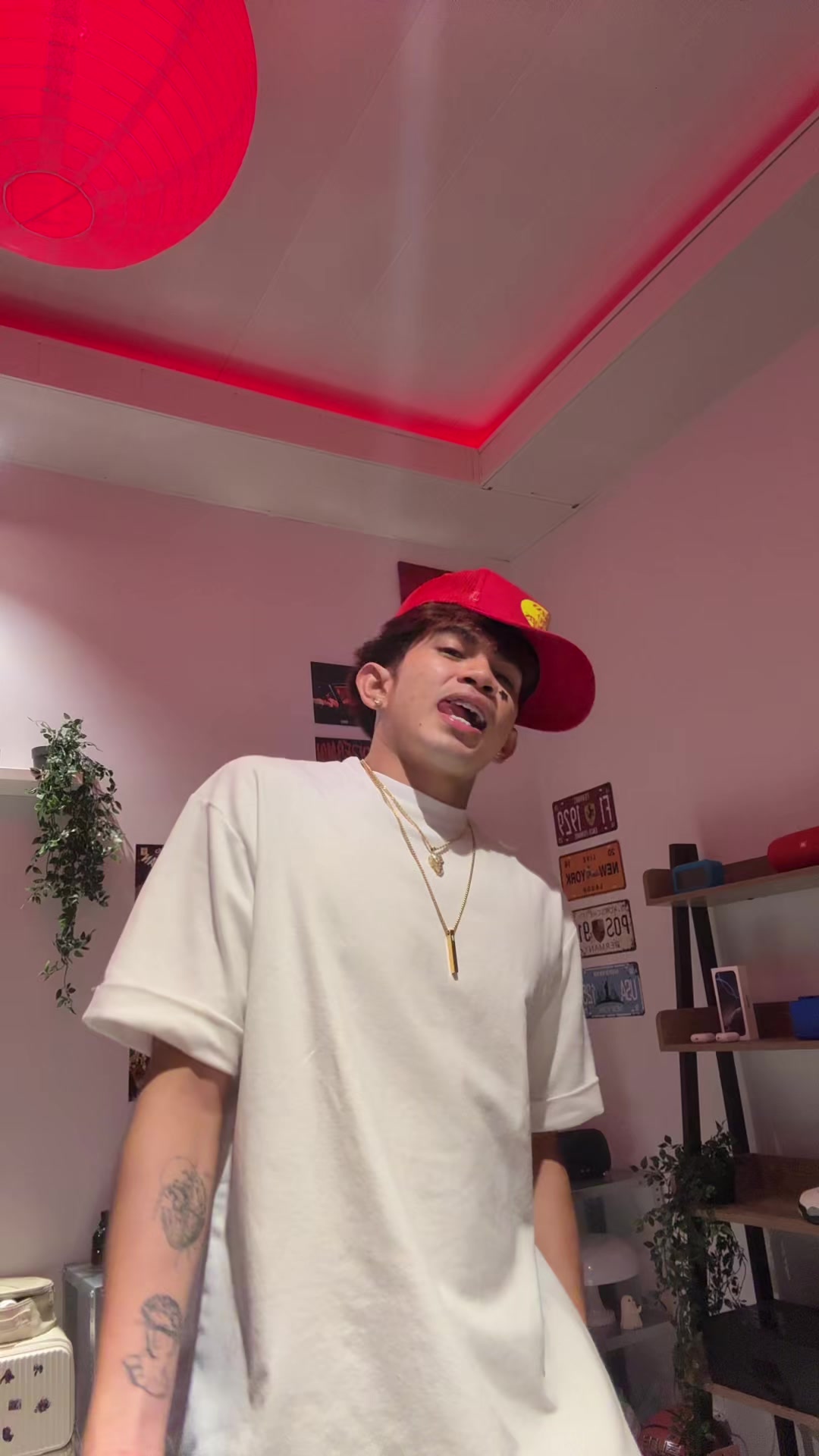 @Jo.