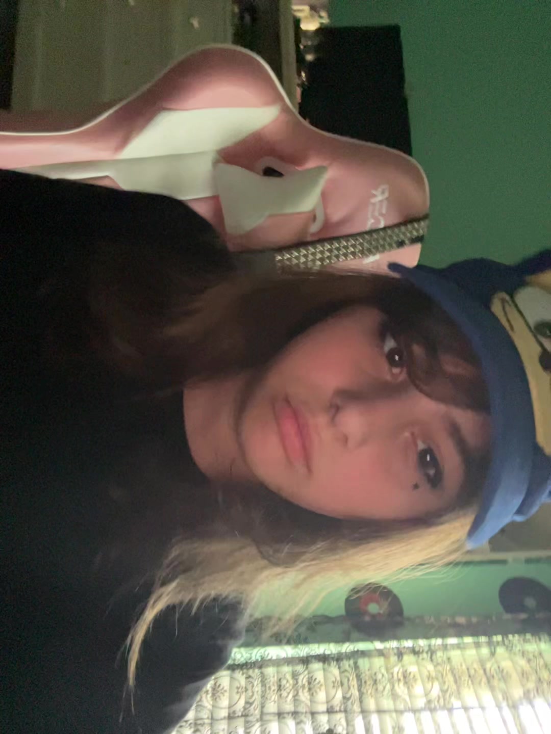 @👾