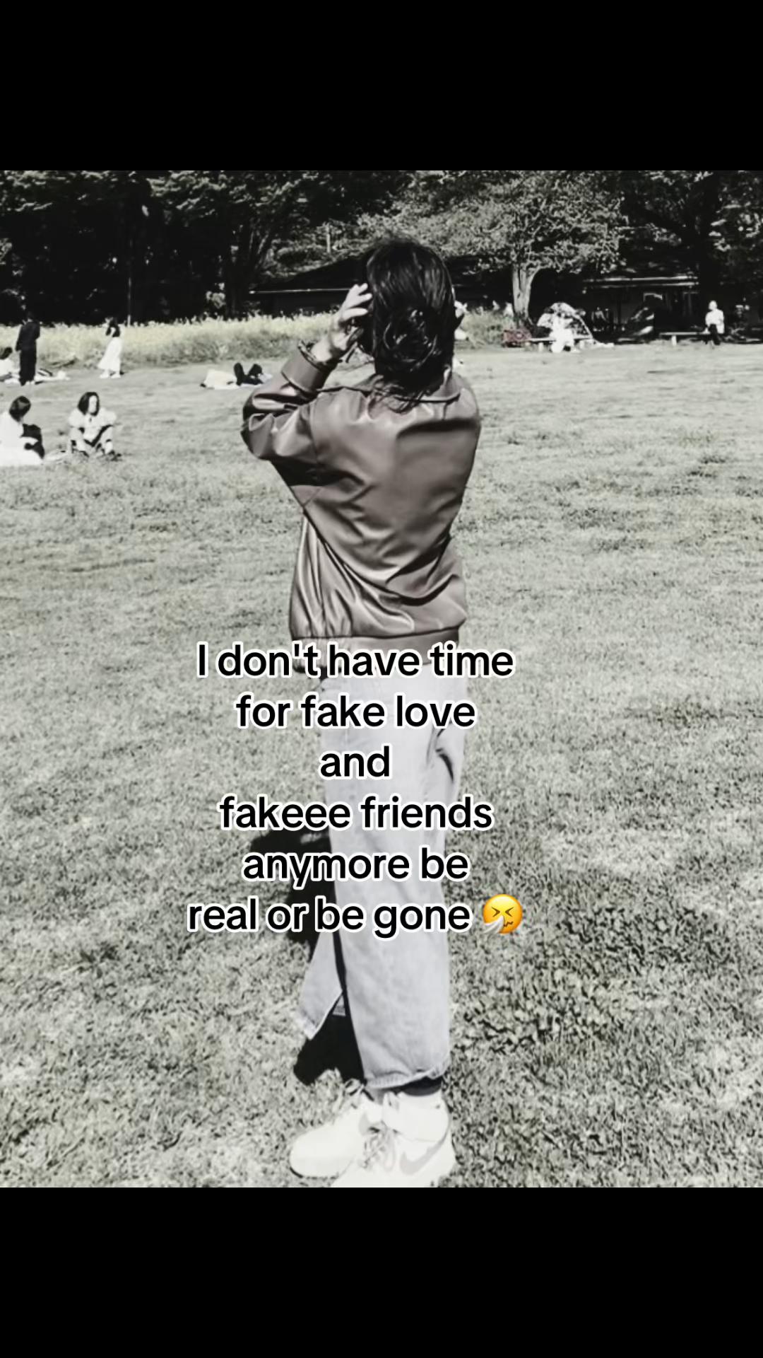 @R..☘️