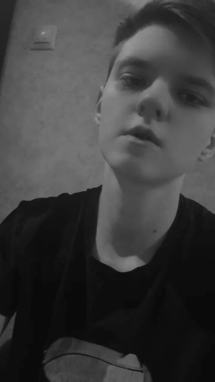 @𝓑𝓻𝓸𝓴𝓮𝓷 𝓗𝓮𝓪𝓻𝓽♡