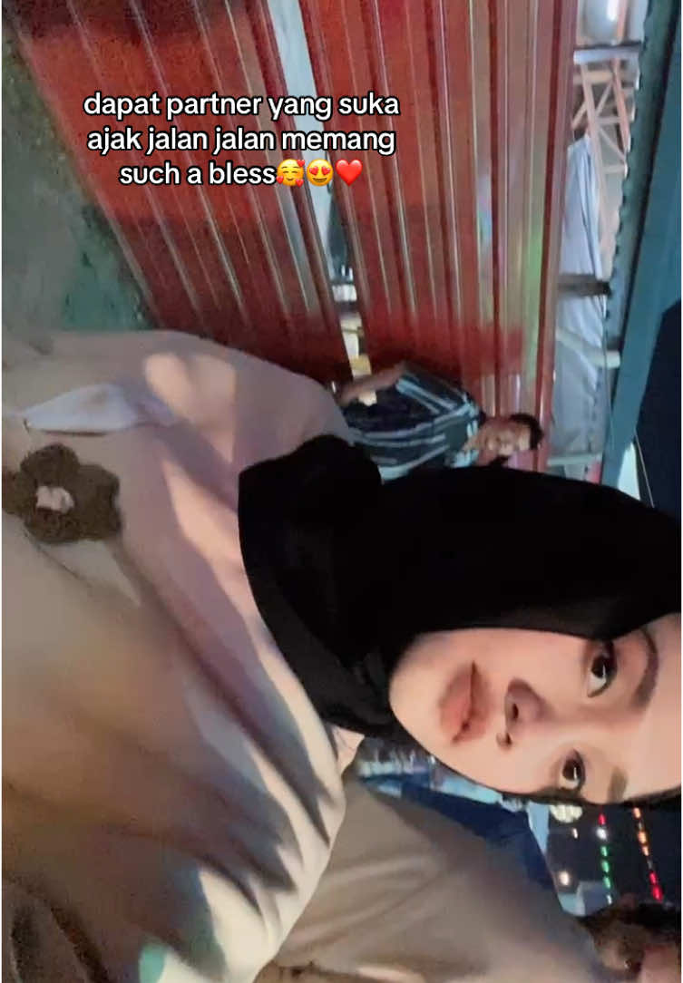 @lisablacklist_