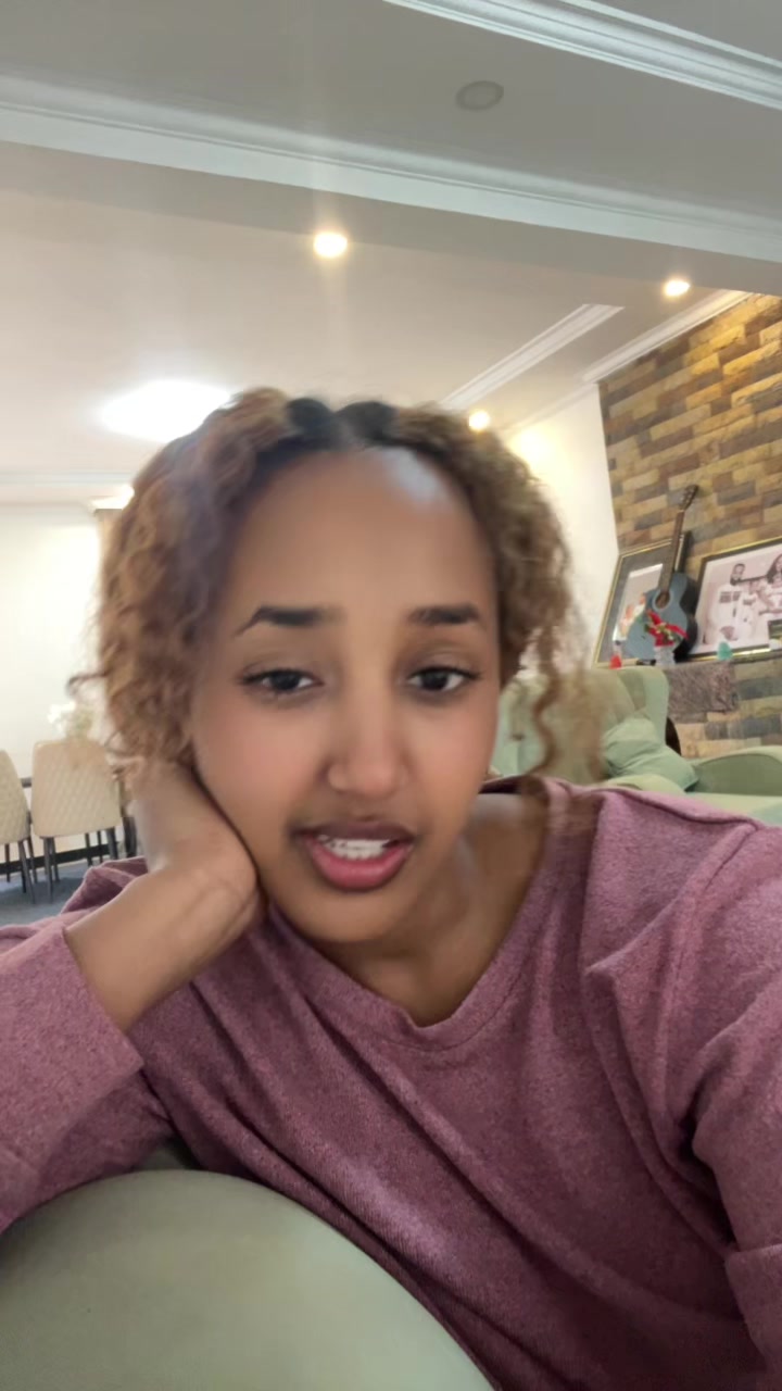@Ayu Markos 🥰