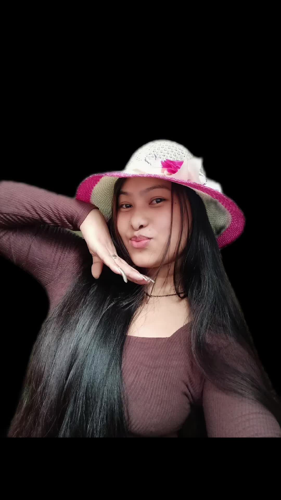 @Miss thapa 💋🤞