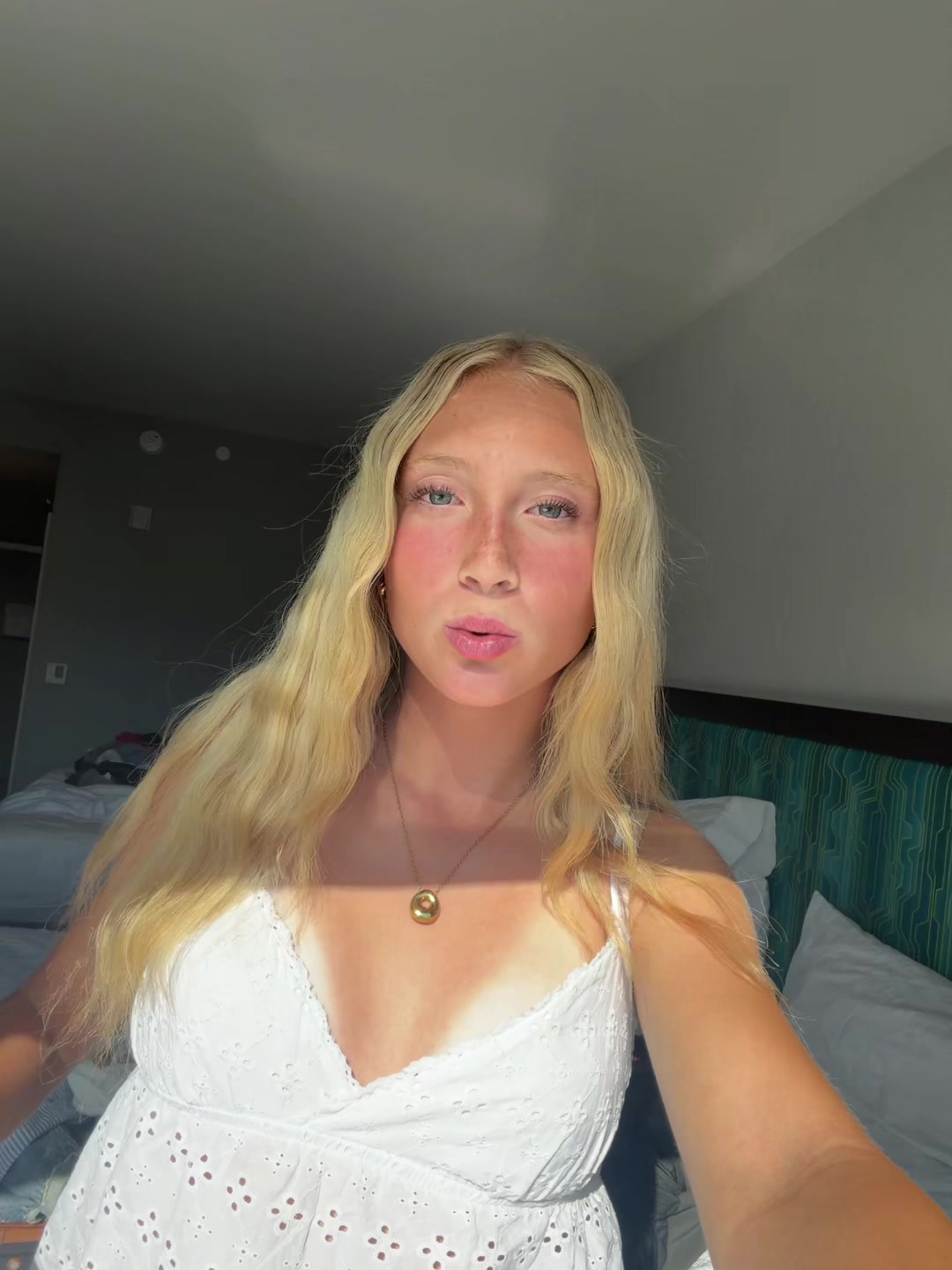 @👸🏼