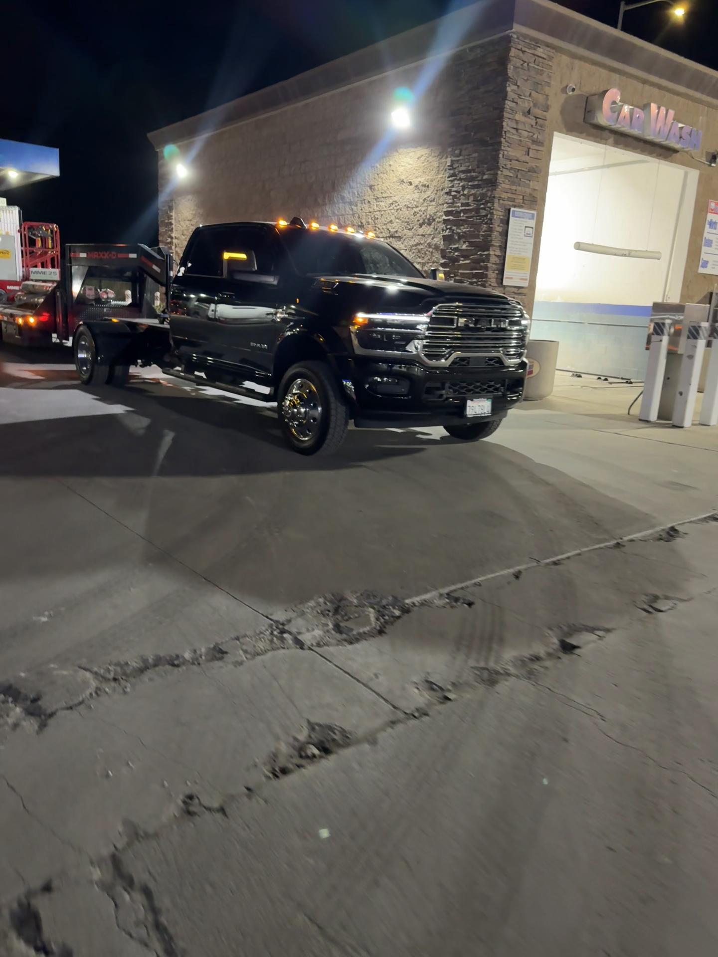 @Straight haulin