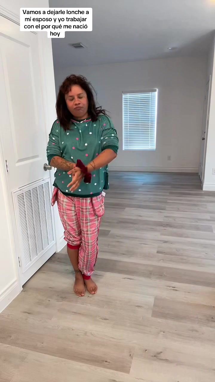 @lalalopez