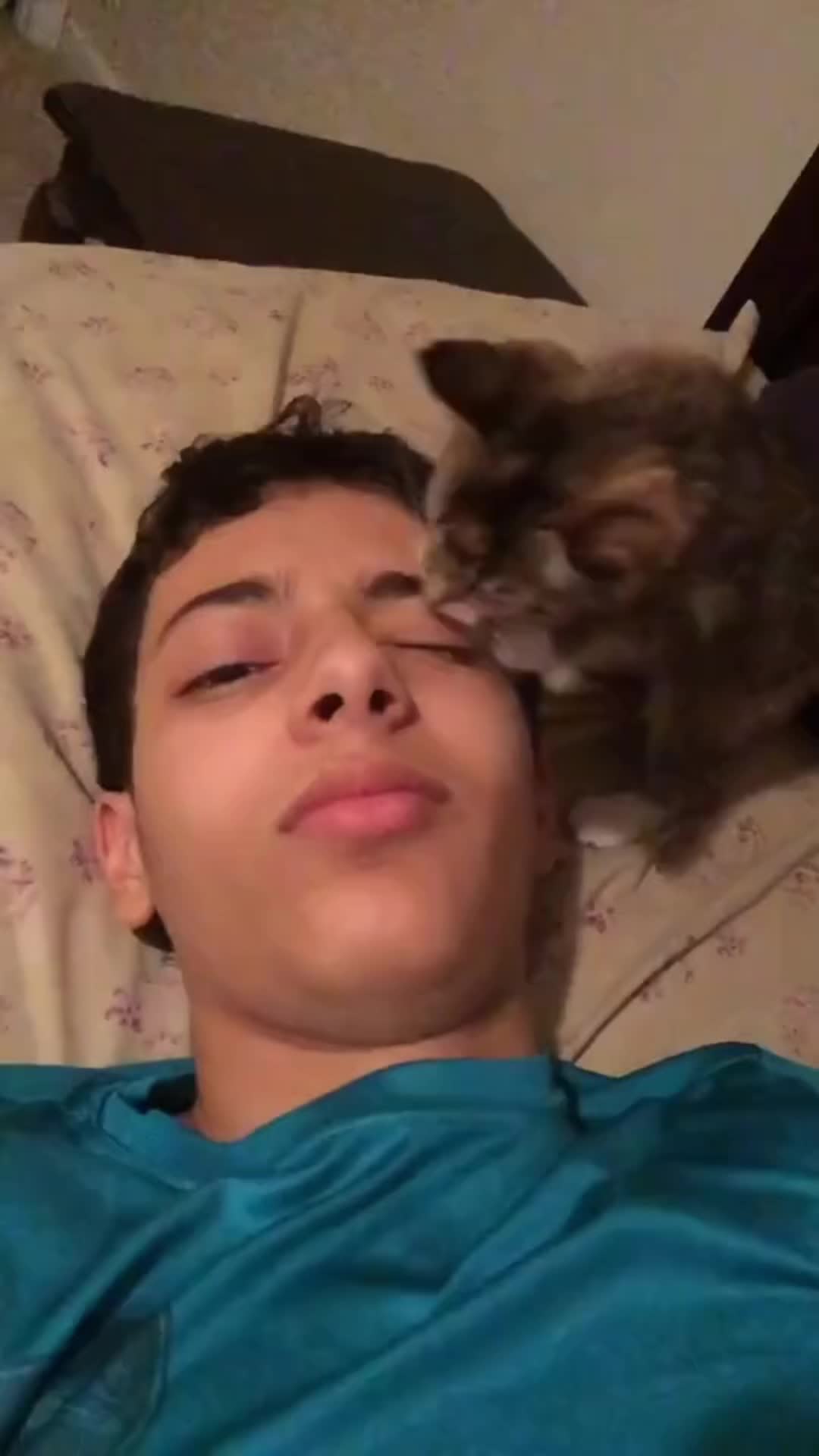 @️