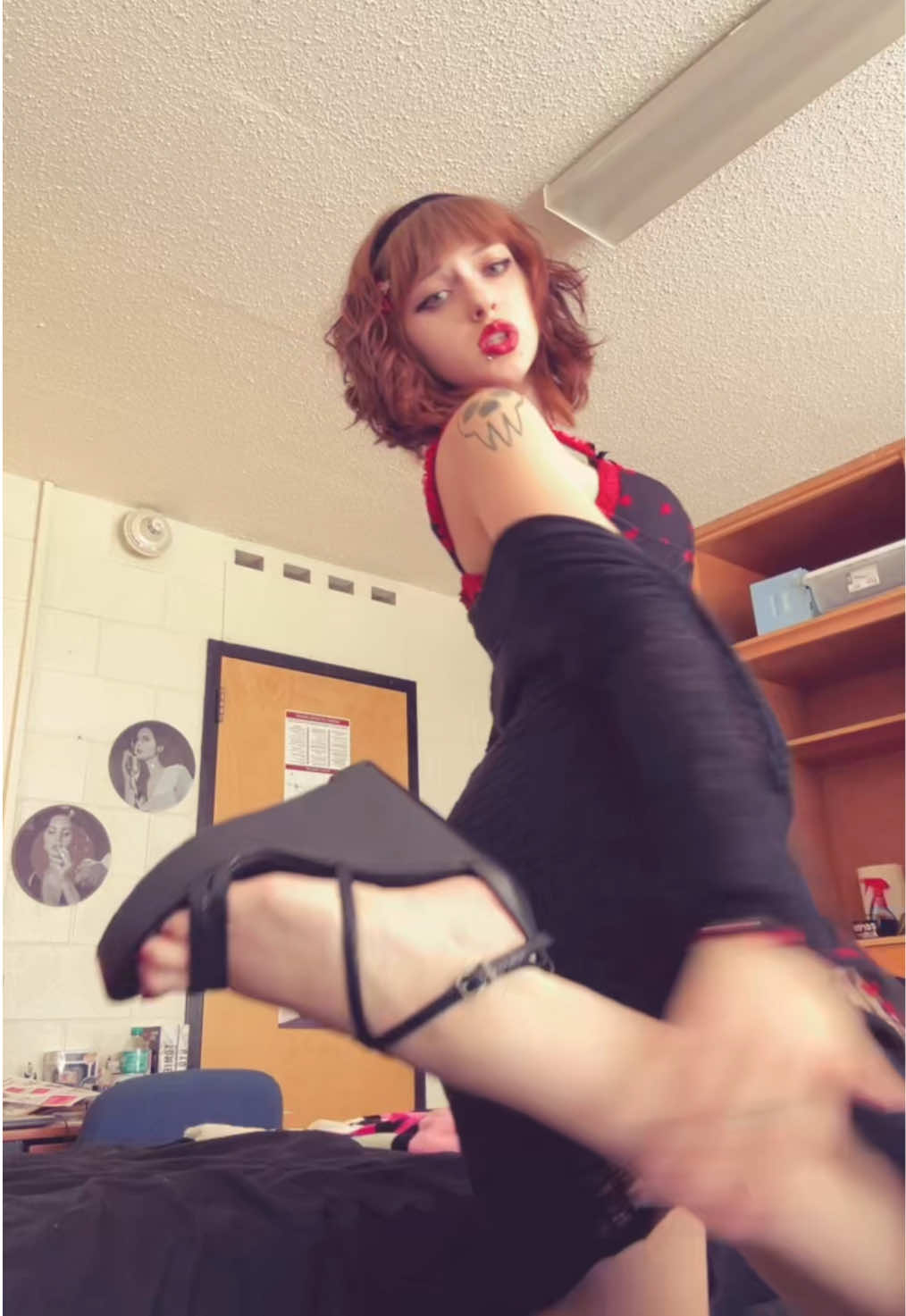 @v <3
