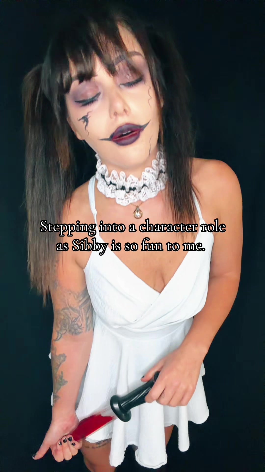 @rosesreadsandcosplay