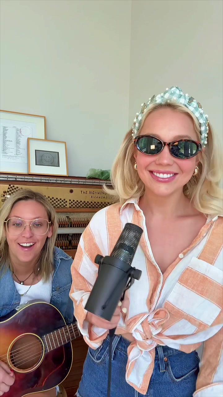 @RaeLynn