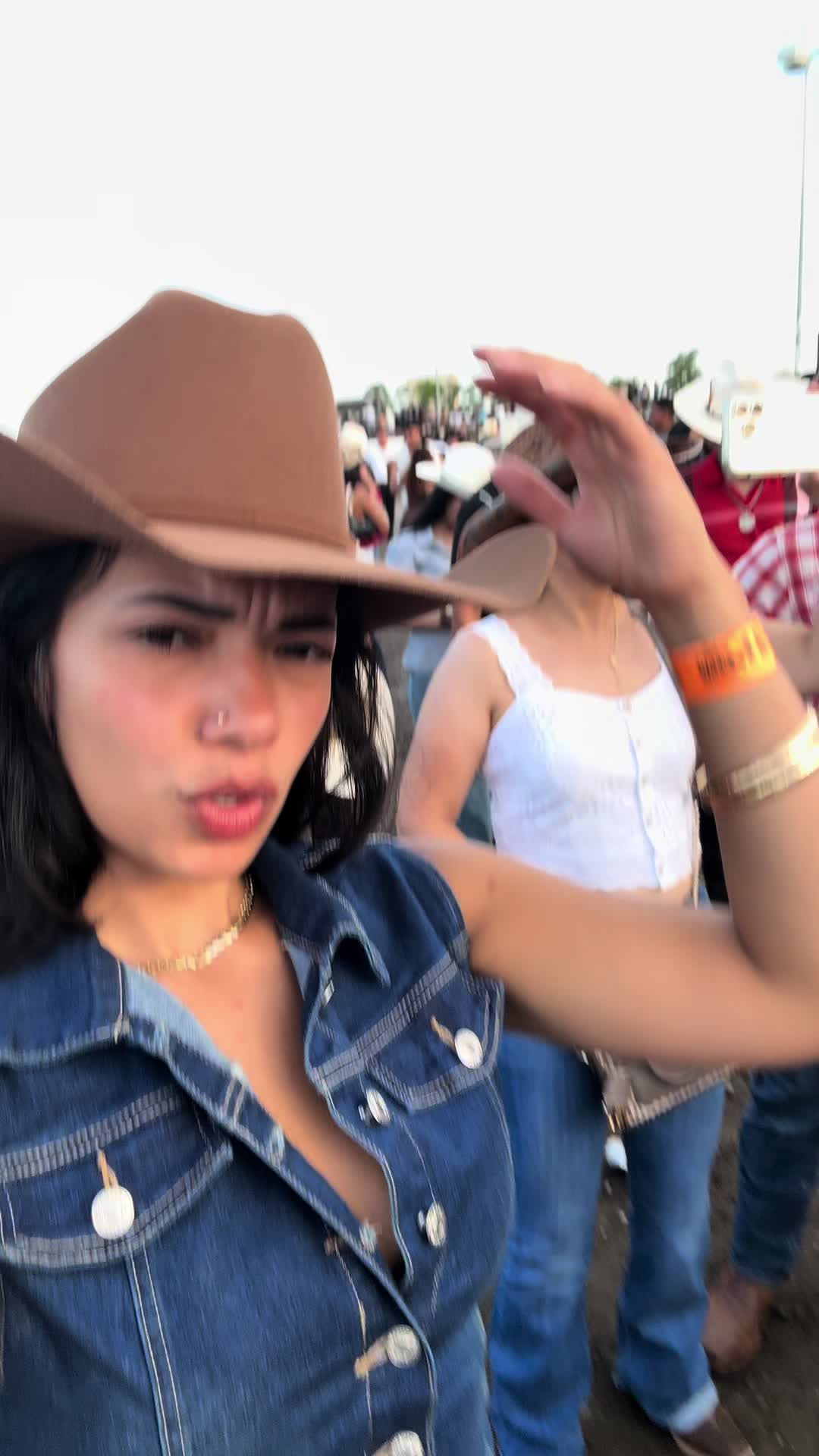@thefarawayfan