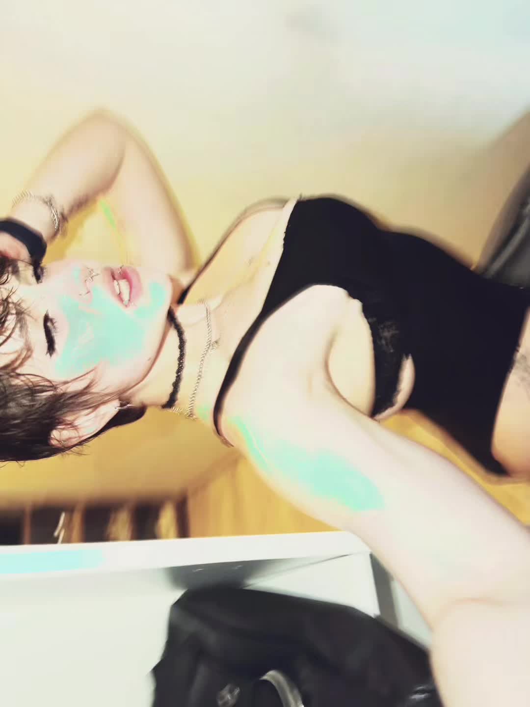 @h3r01nYA