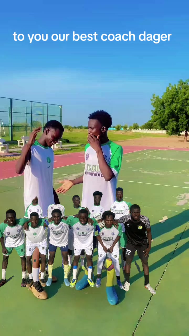 @itz bolomson footballer