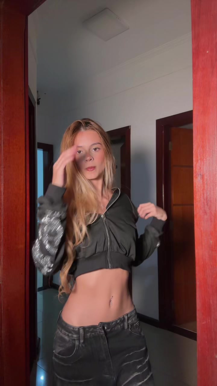 @Clara_branquinhoo