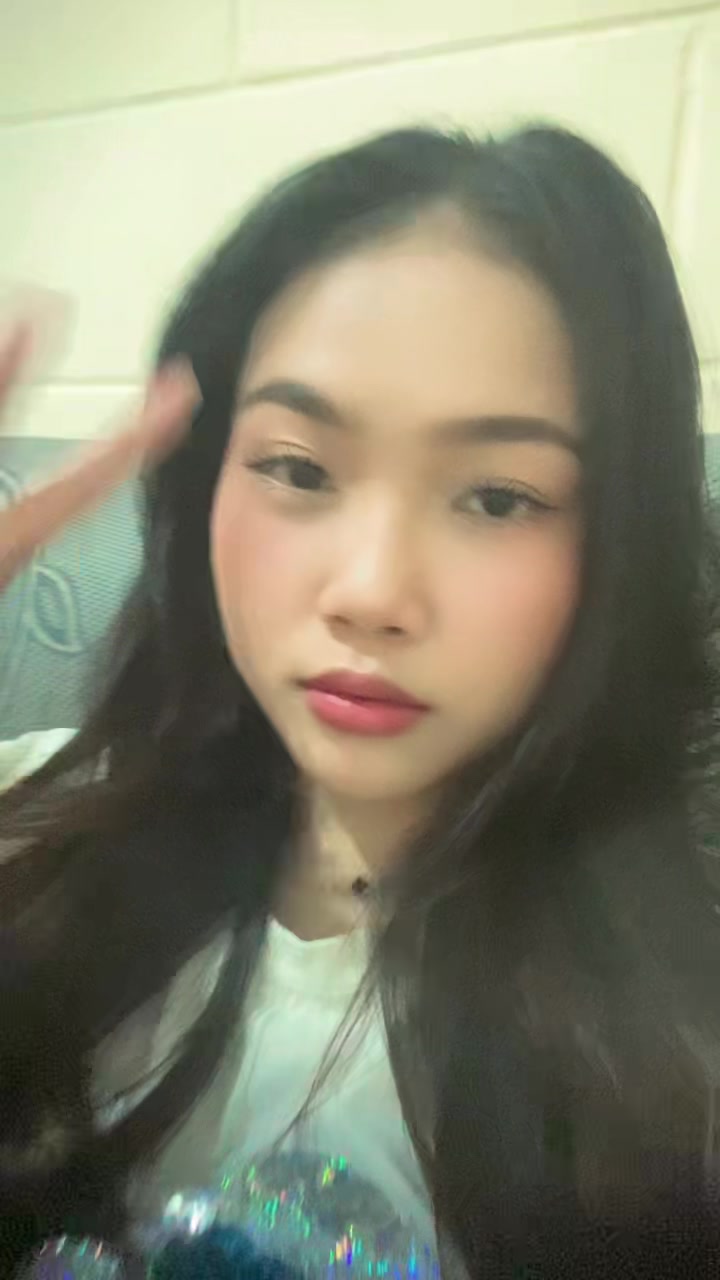 @Randompeoplee