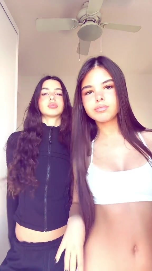 @•