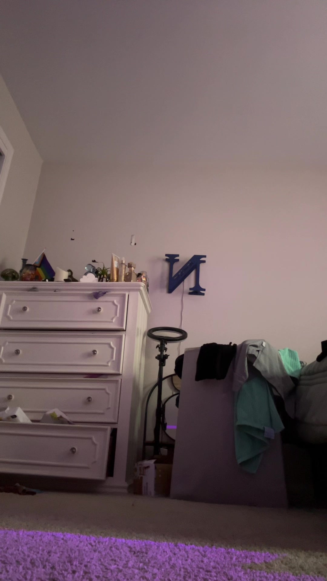 @nosmilingnini