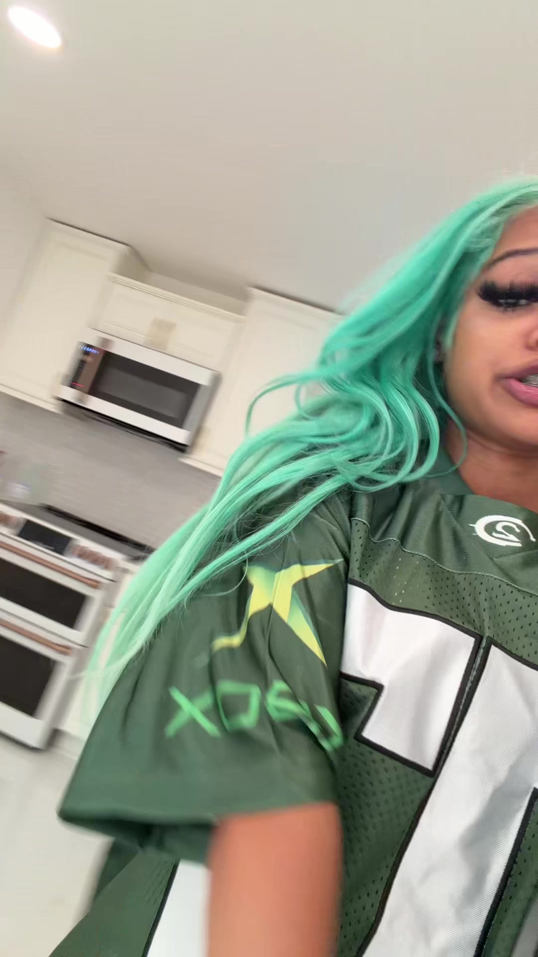 @Farahheartss