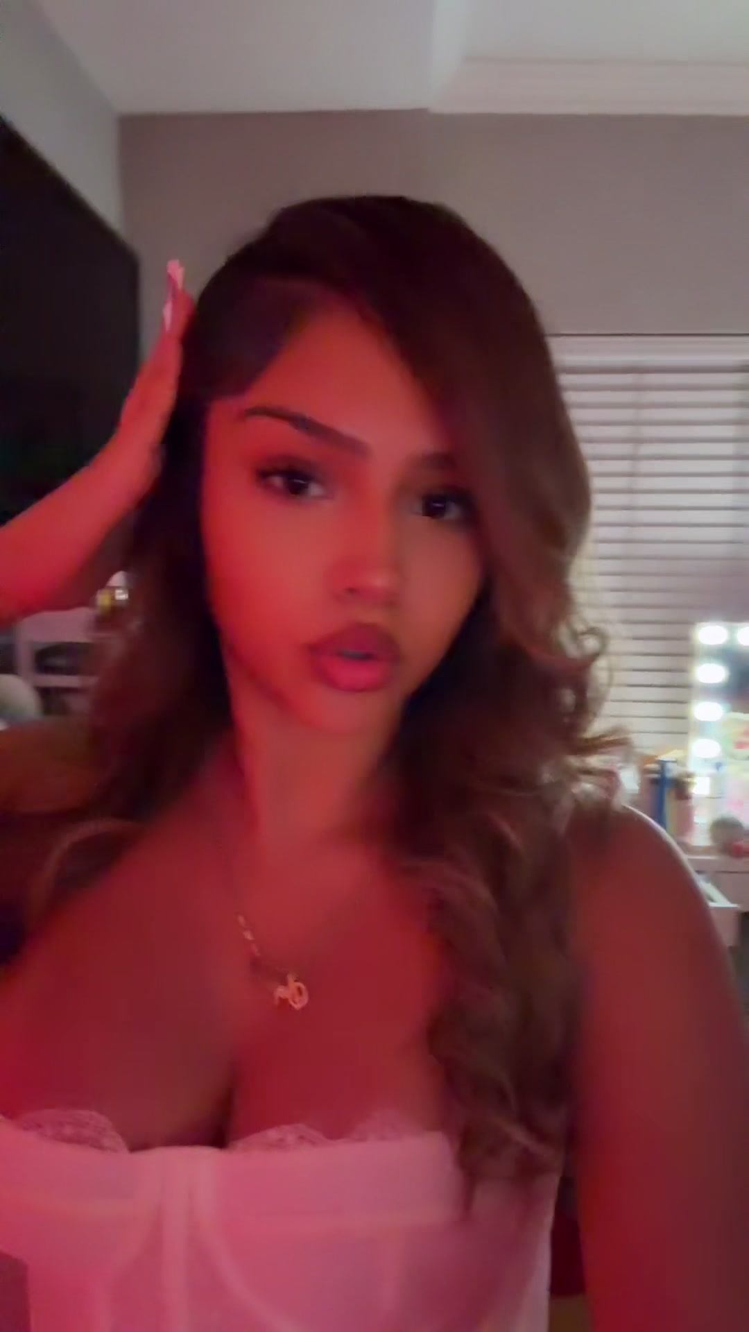 @️