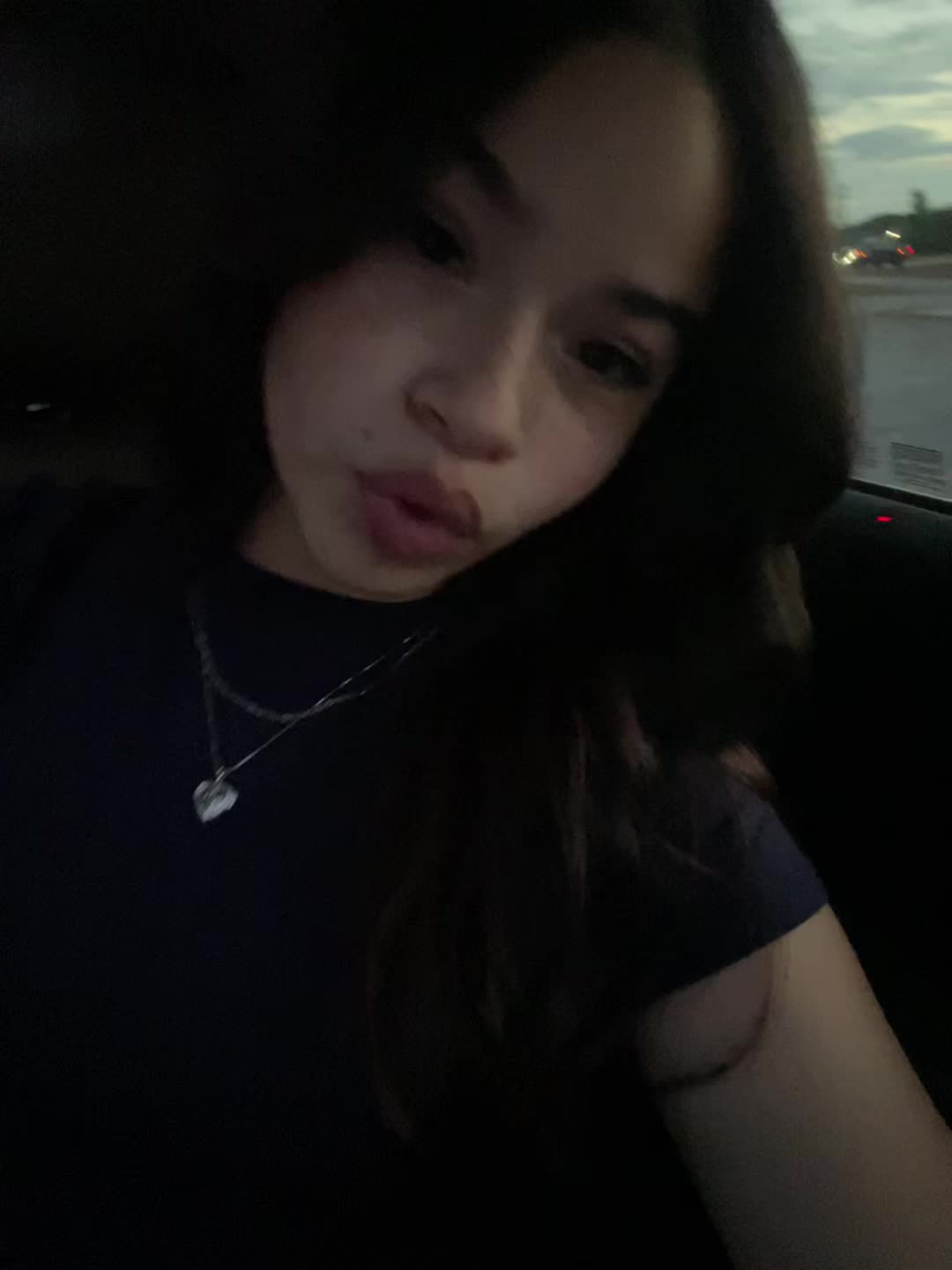 @🦦