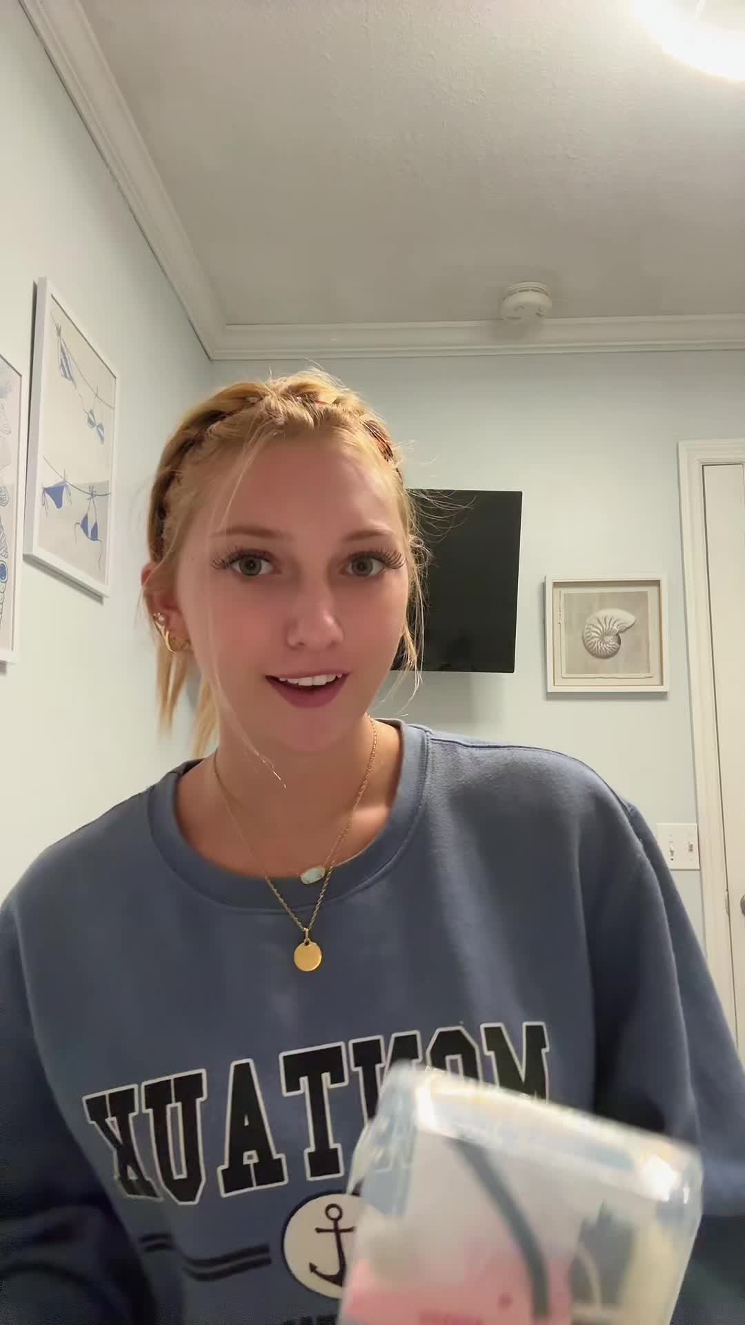 @cait🥥🐚🐳