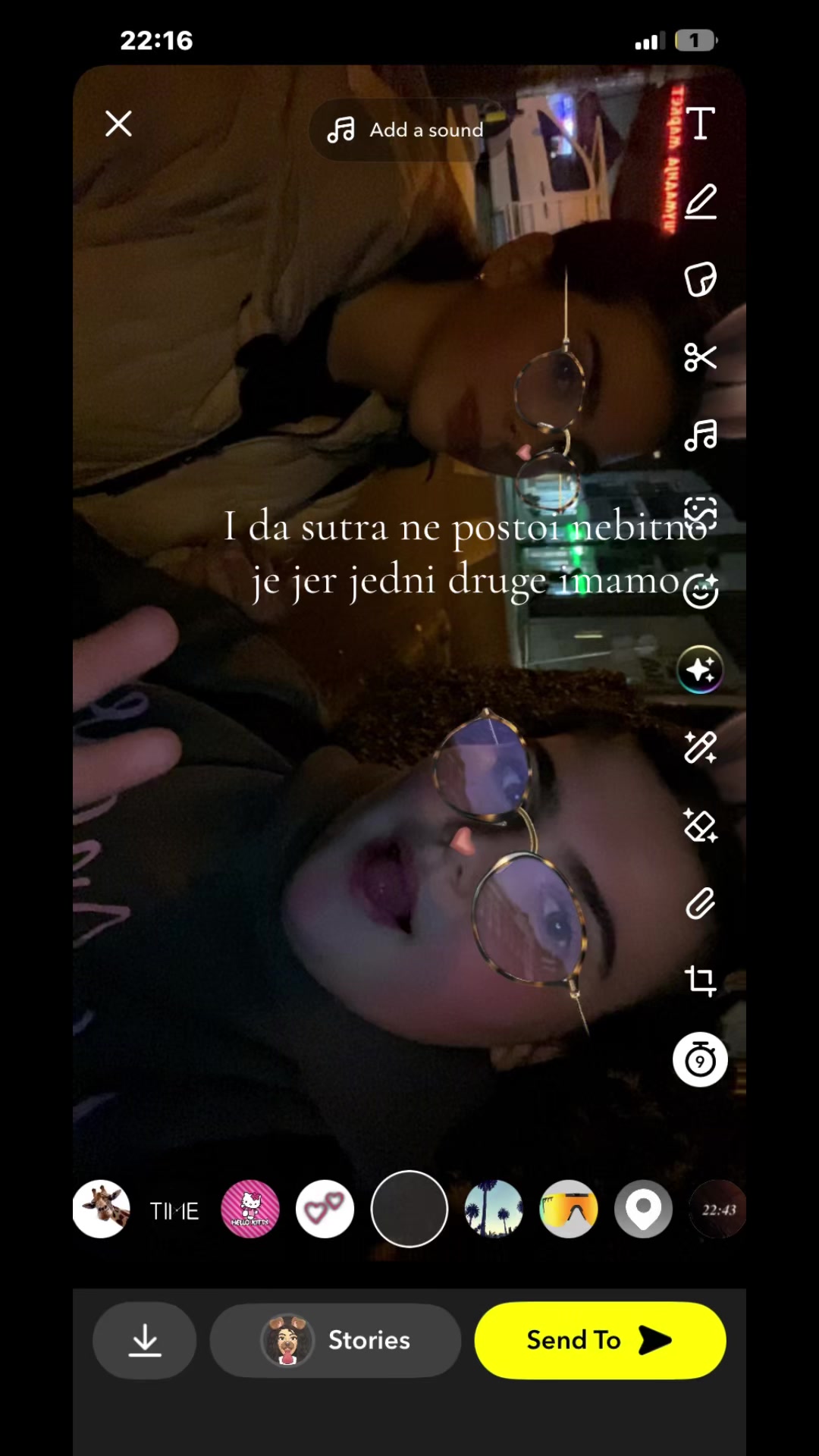 @𝒯