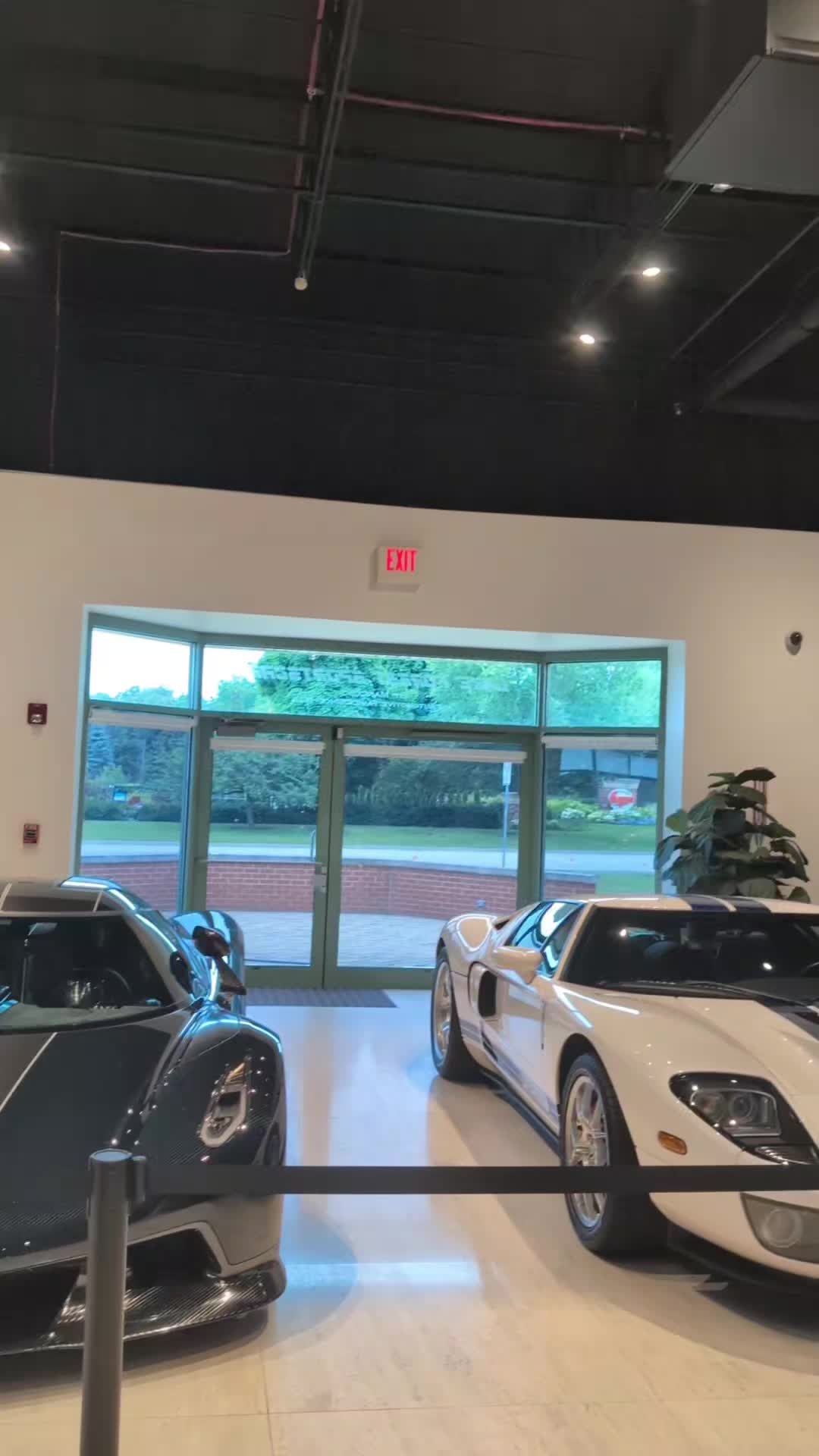 @𖣂