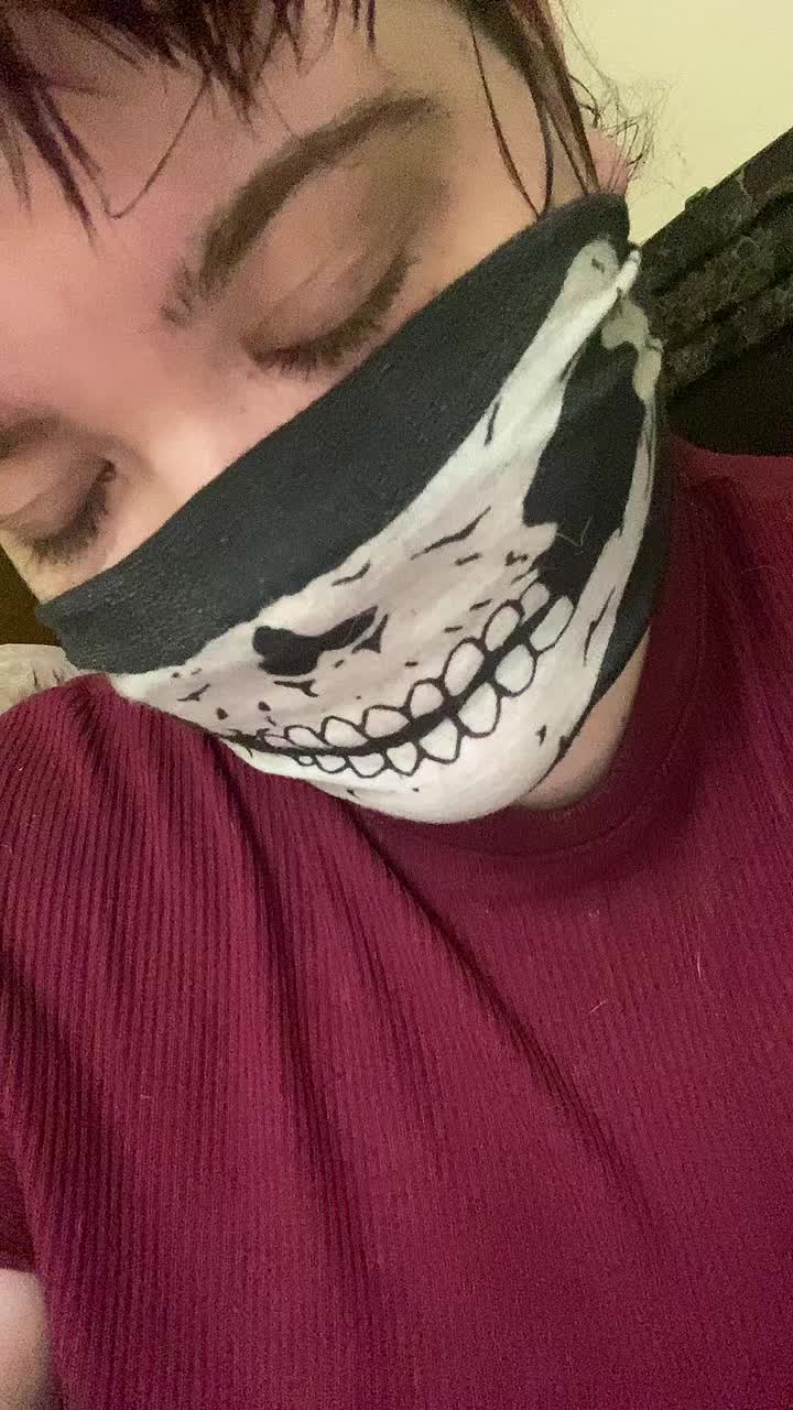 @lilmasked girl420
