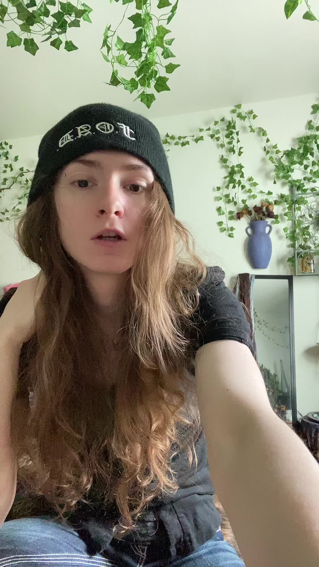 @Lizzilunaa