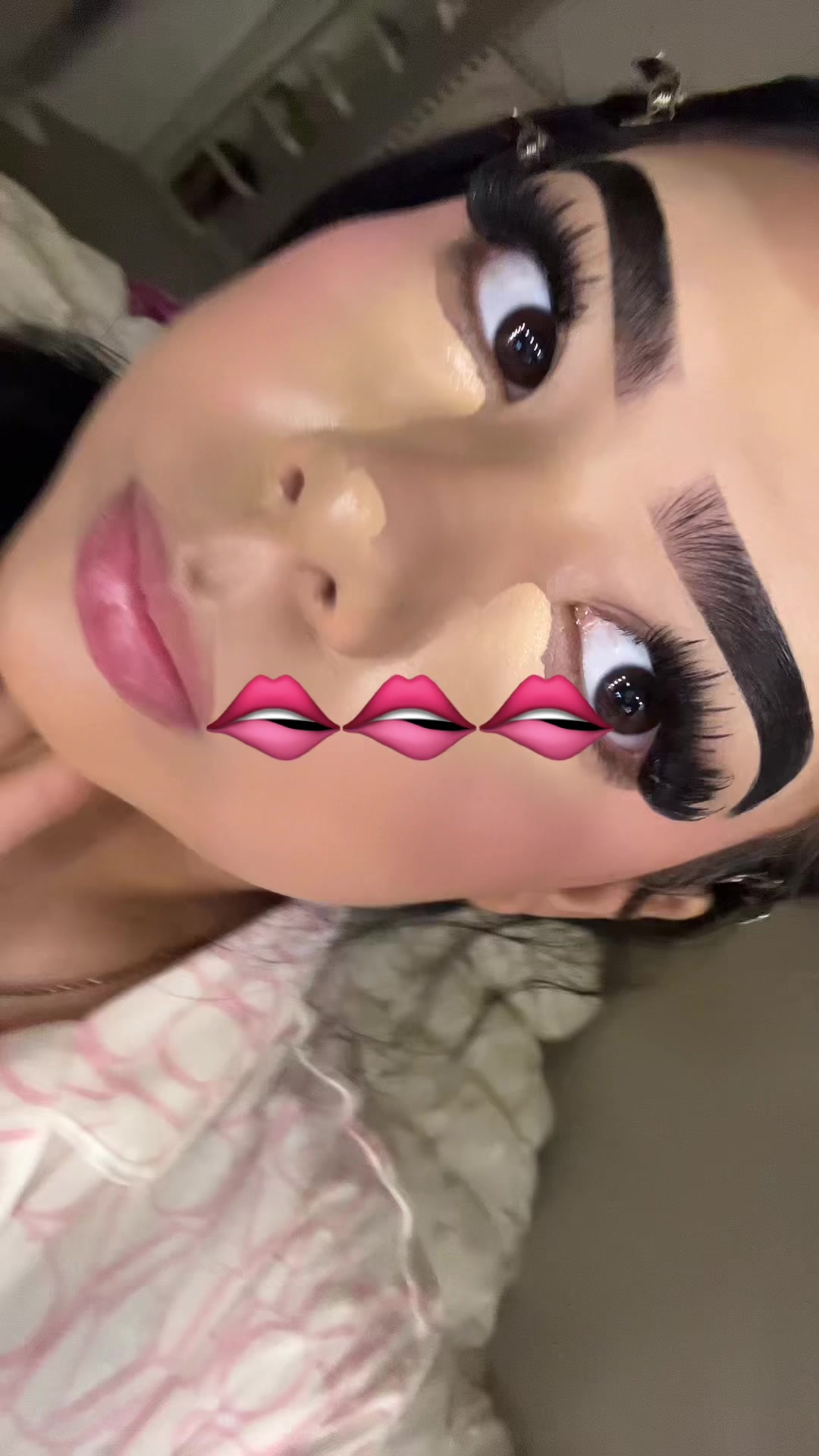 @⃟