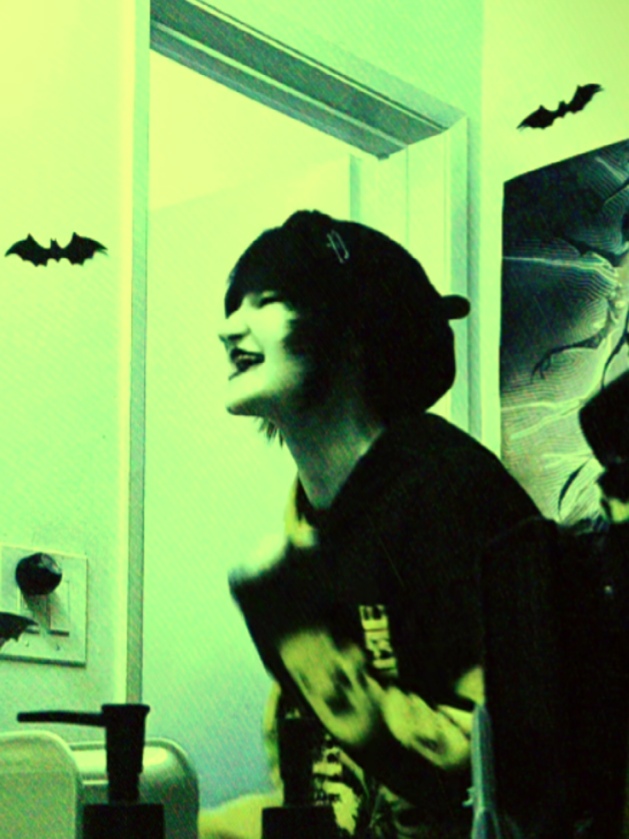 @🎃𝕷𝖎𝖛𝖎𝖓𝕯𝖊𝖆𝖉𝕲𝖎𝖗𝖑🎃