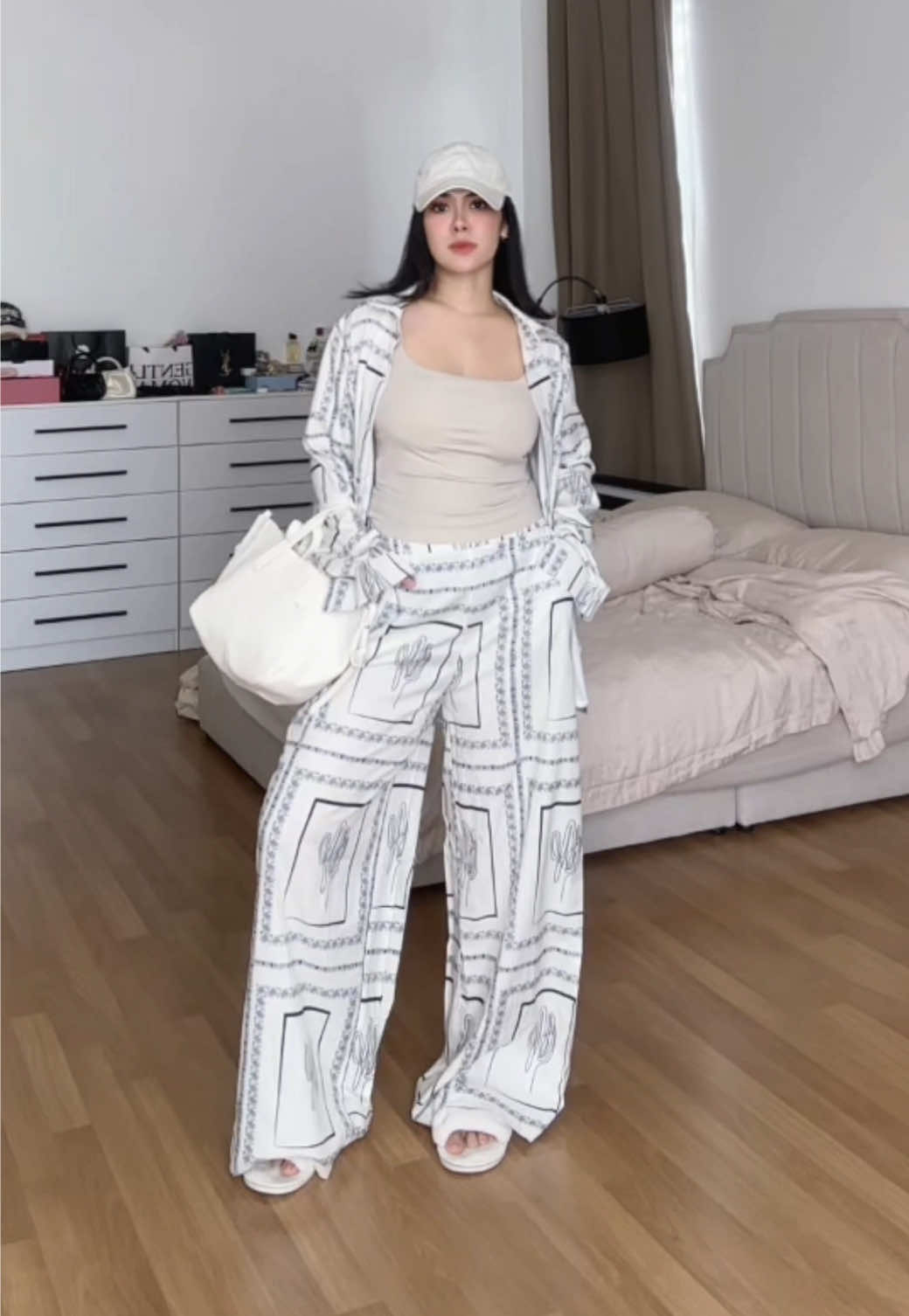 @Debvchi