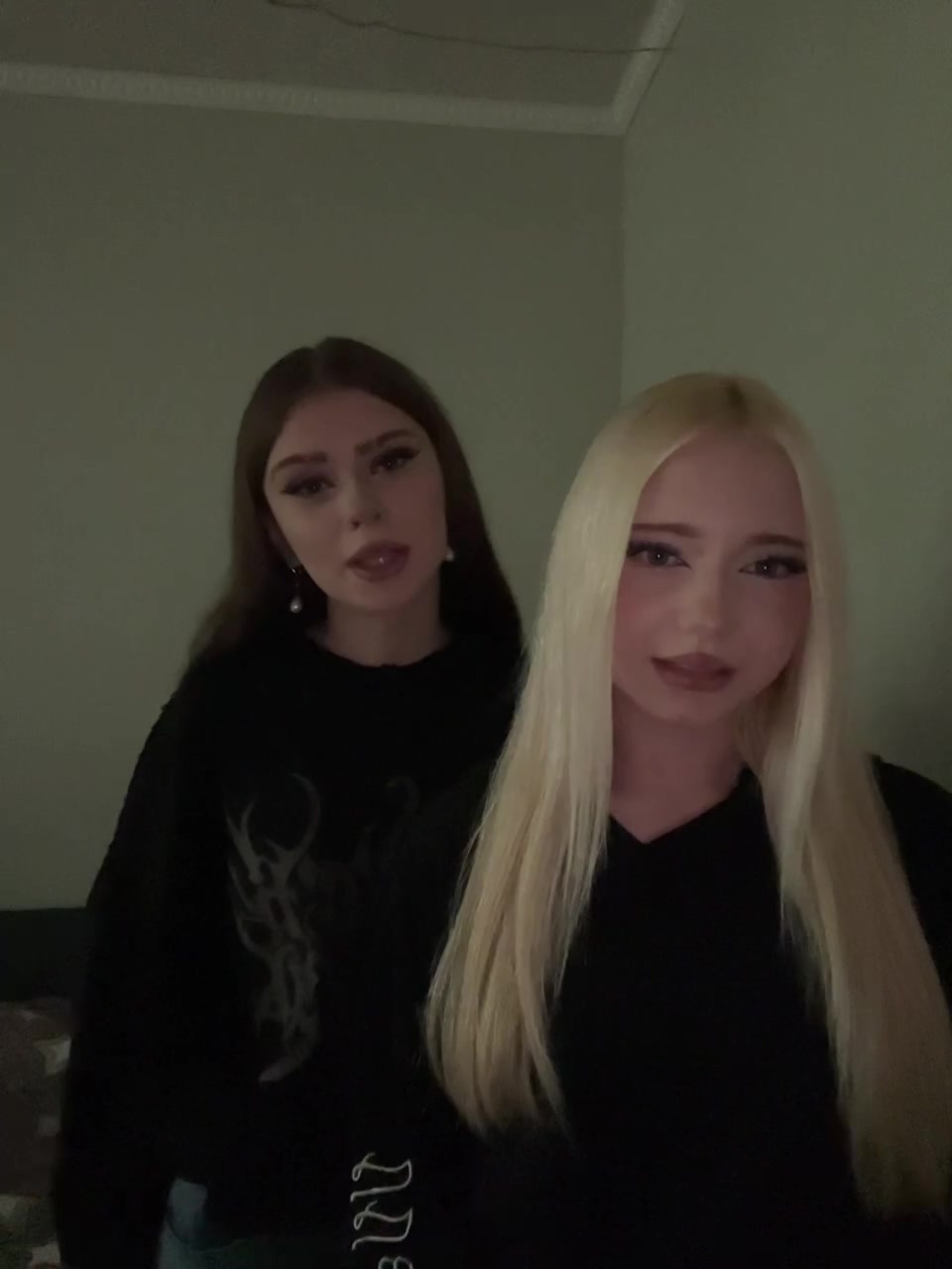 @аняяя