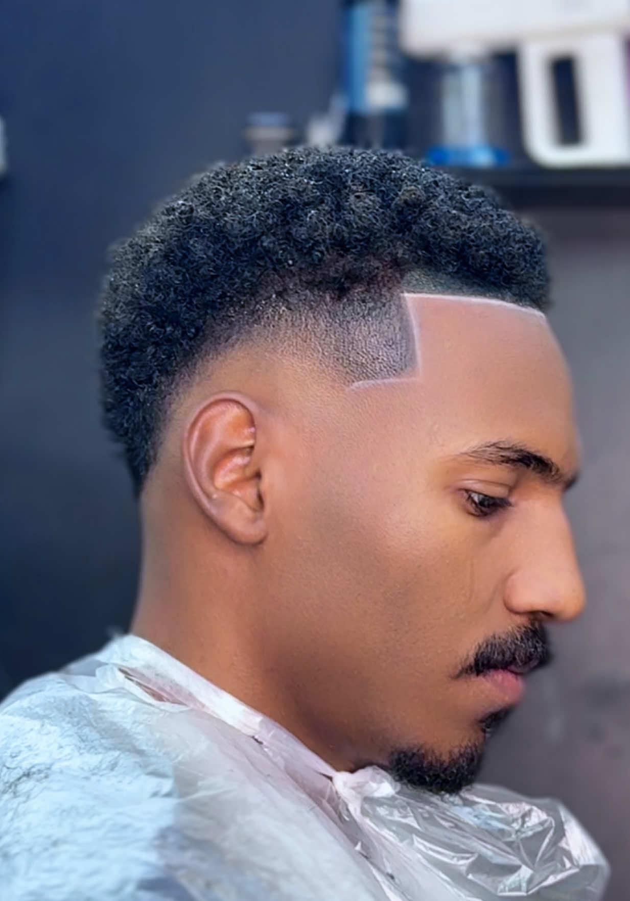 @KINGCUTZ CELEBRITY BARBER ๐ธ๐ฆ