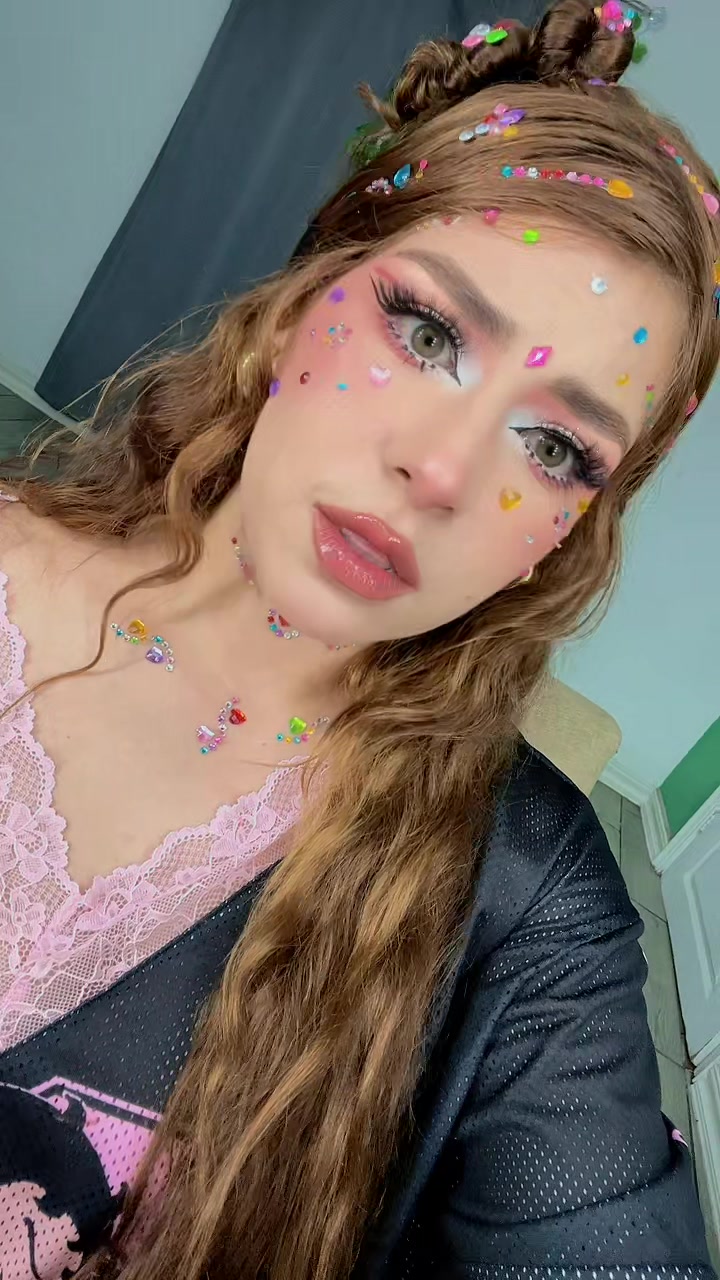 @Luz Estrada 🐺🖤