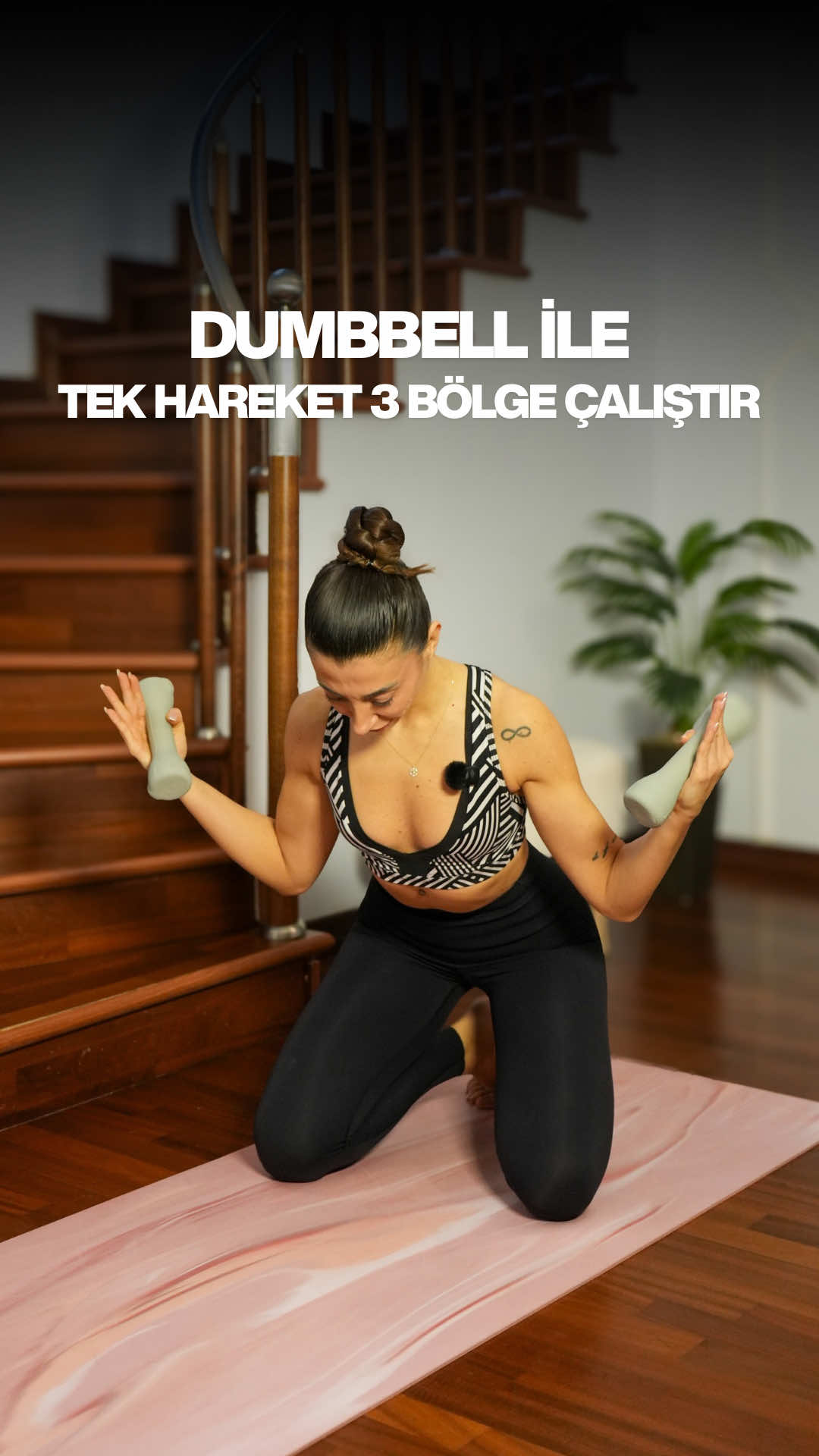 @Melis &Ouml;zel K&uuml;lahlı