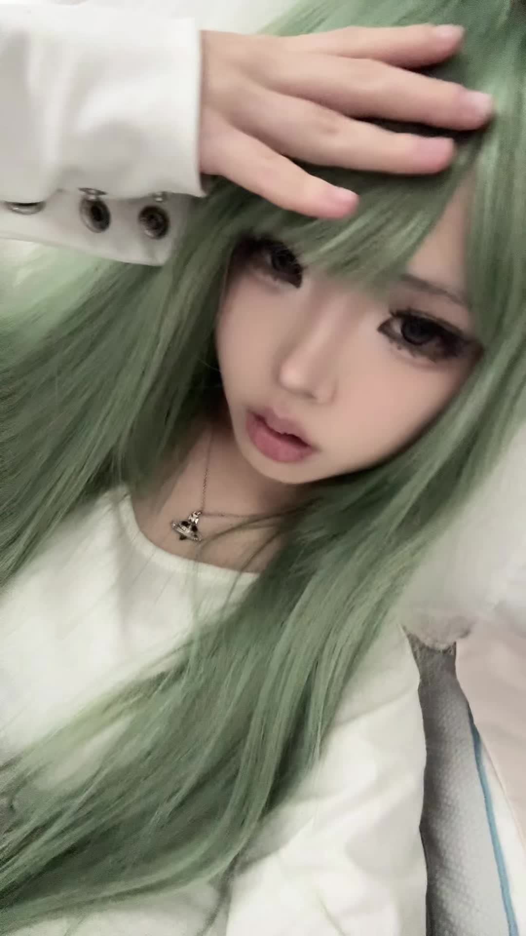 @⌖