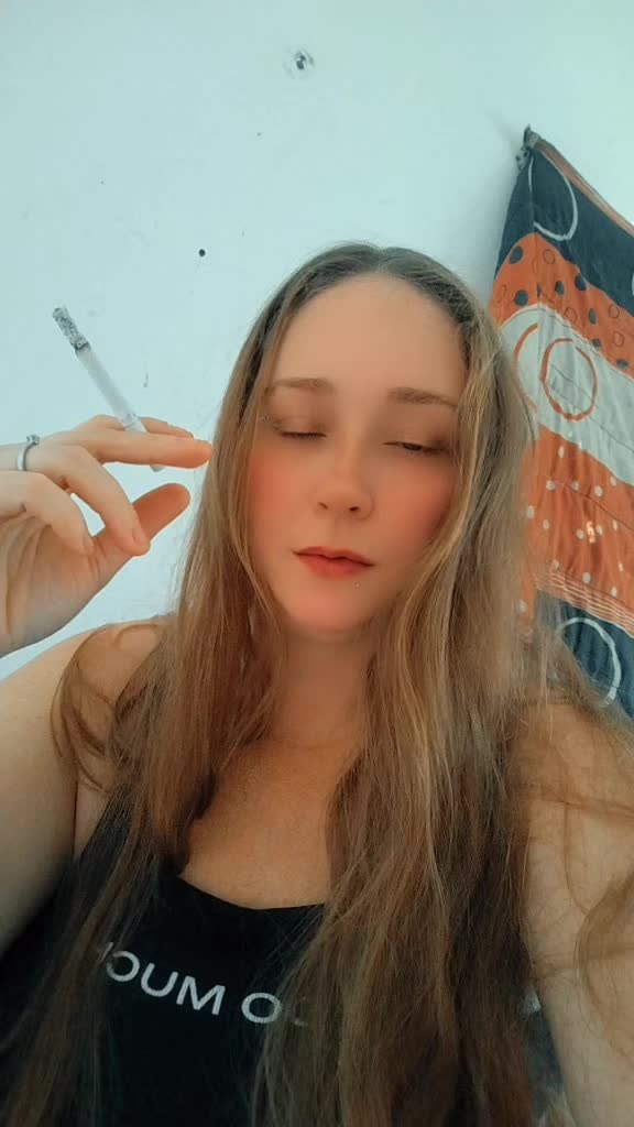@Loraah 🍁