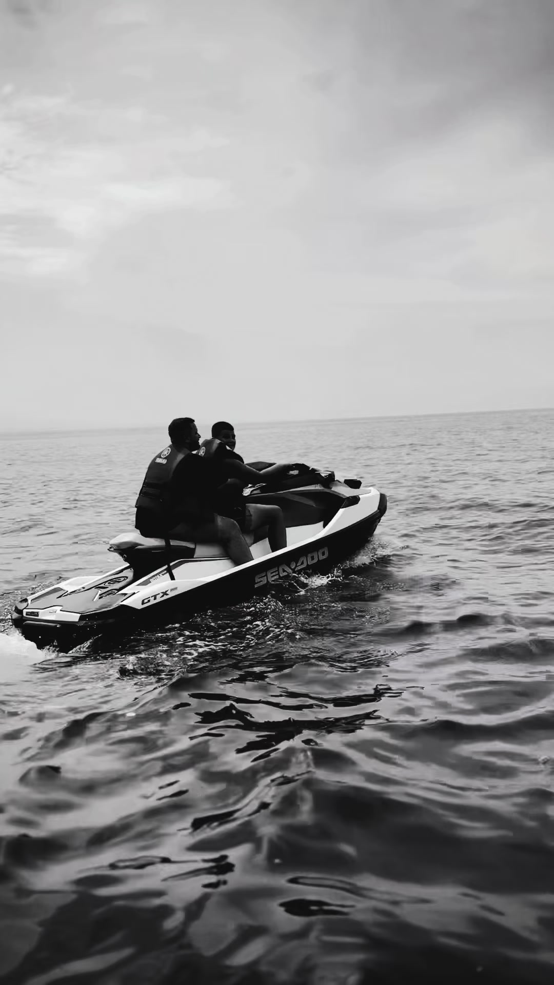 @XHURI🖤