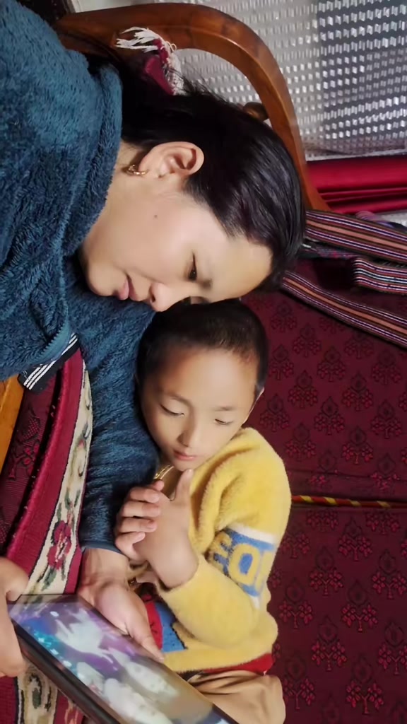 @C_Dema🇧🇹
