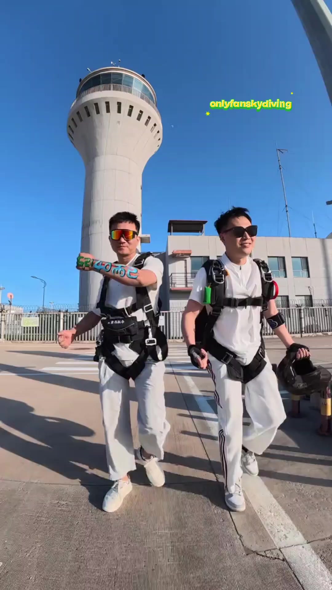 @onlyfanskydiving