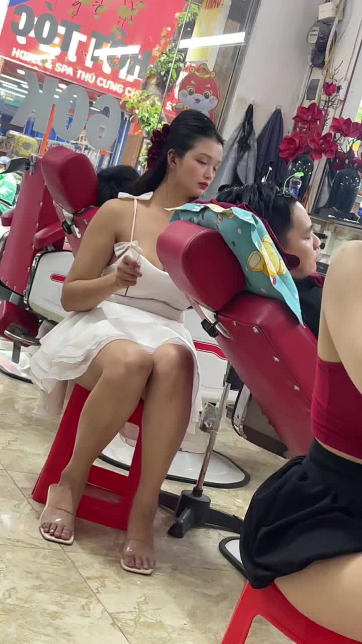 @HỚT TÓC NAM THẢO NGUYÊN Q4