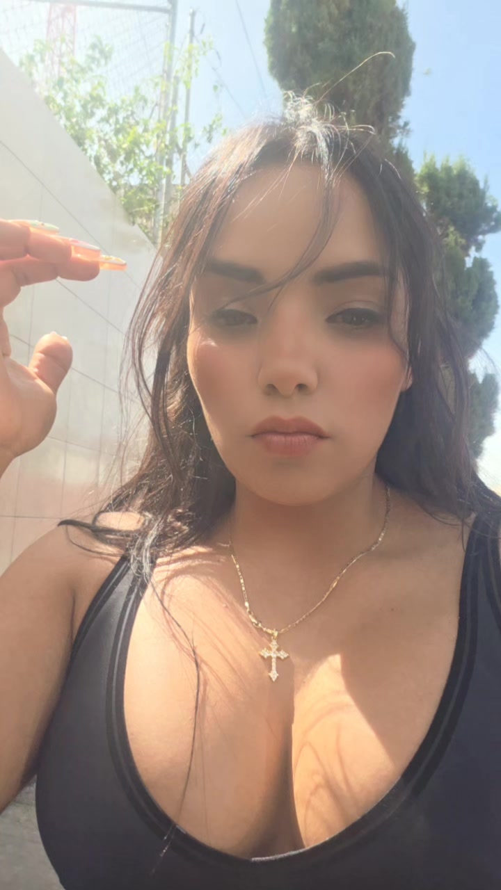 @Anniesexteenoficial
